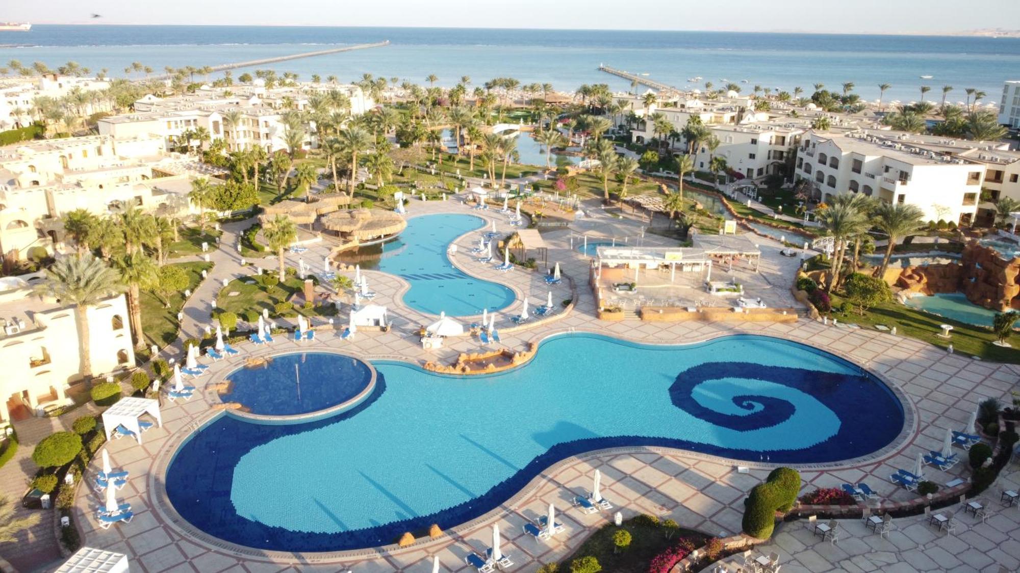 Regency Plaza Aqua Park And Курортный комплекс 4*