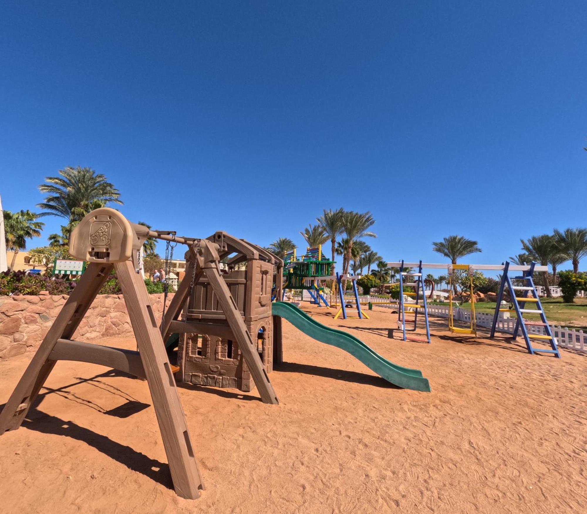Regency Plaza Aqua Park And 4* Charm el-Cheikh