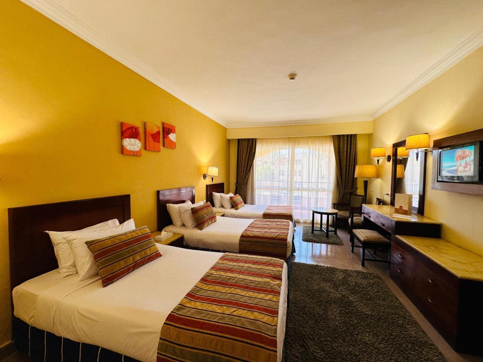Regency Plaza Aqua Park And Курортный комплекс 4*