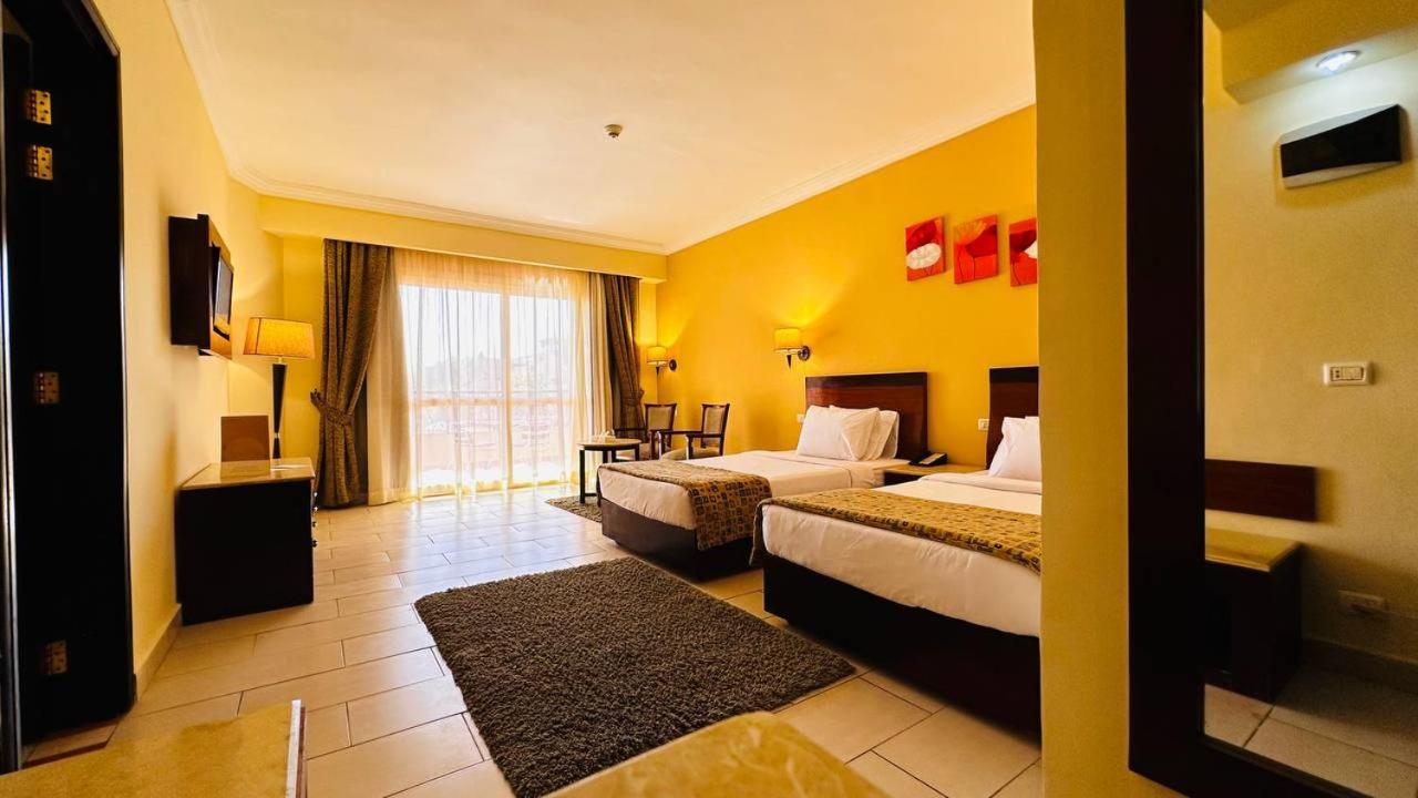 Regency Plaza Aqua Park And Station touristique 4*