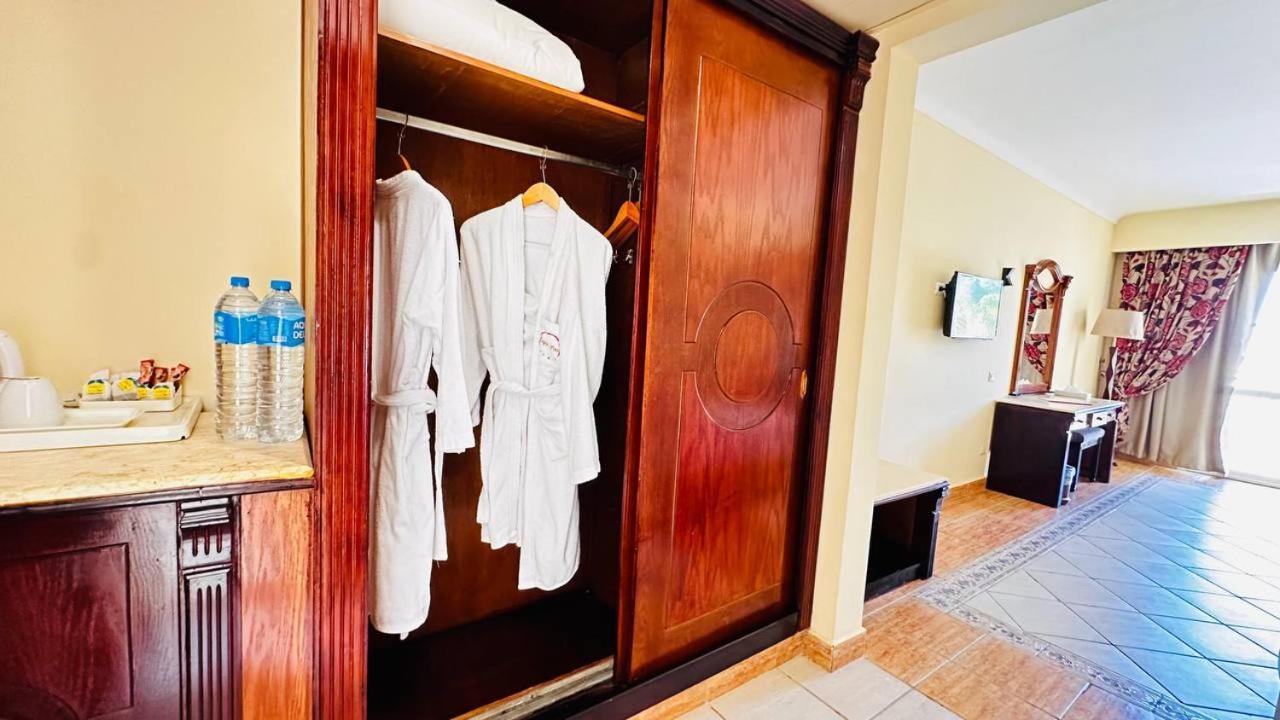 Regency Plaza Aqua Park And 4* Charm el-Cheikh